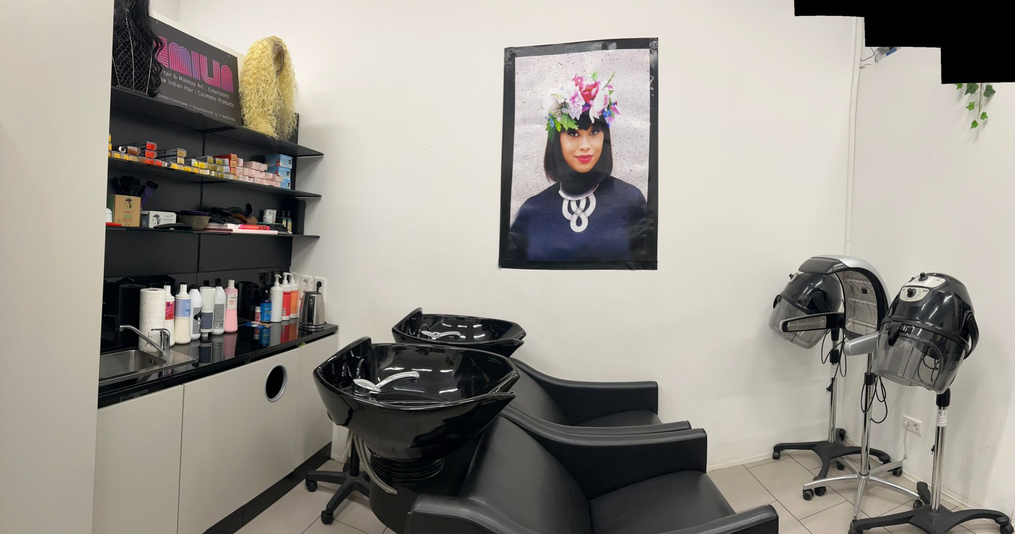 Salon styling area at Emi @ Addis Friseursalon